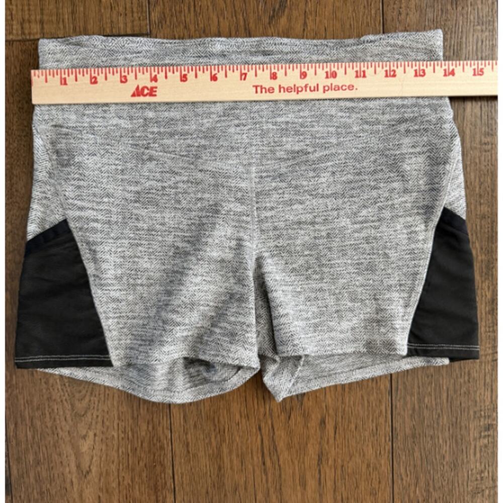 Manduka Heather Gray Biker Shorts Mesh Side Panels Yoga Athletic Shorts - Picture 3 of 6